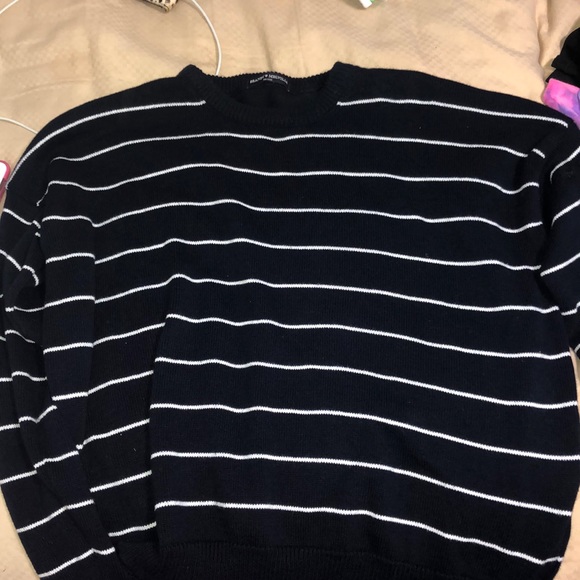 Navy and white sweater - Picture 1 of 3